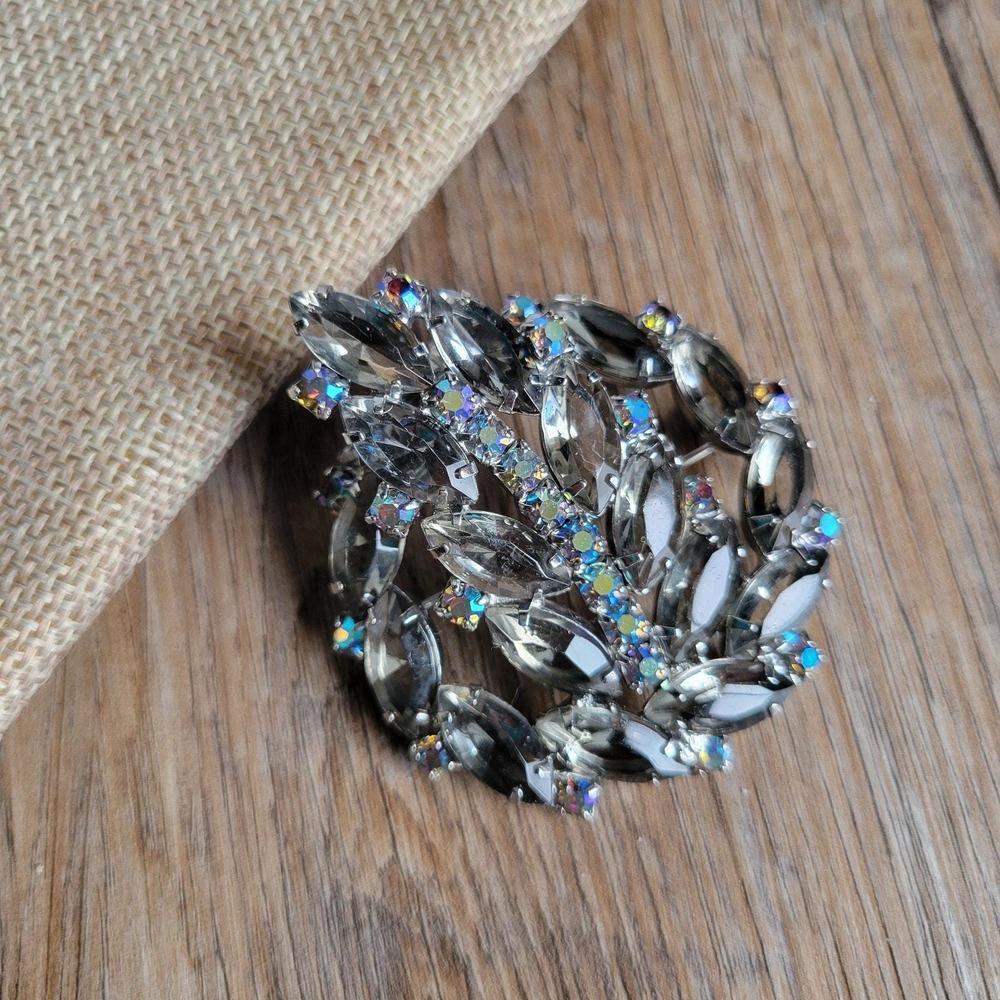 Vintage aurora borealis AB and smoke rhinestone leaf brooch dimensional‎